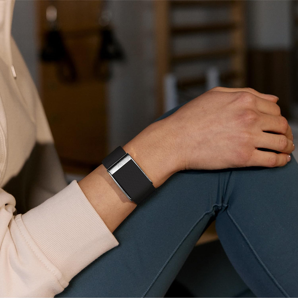 WHOOP 5.0/MG Health & Fitness Tracker with 12-Month Membership